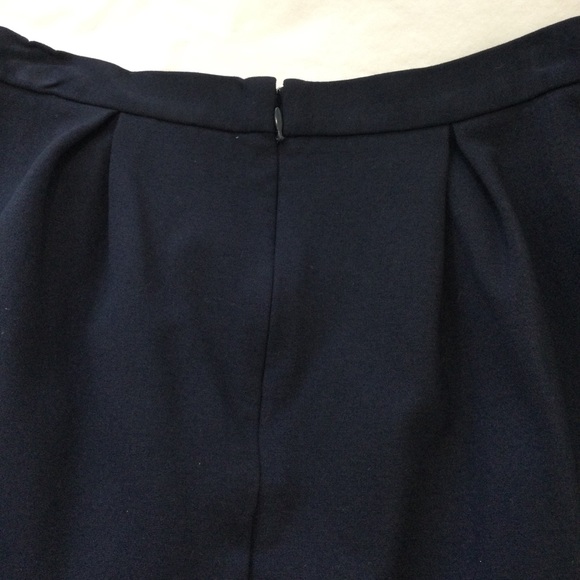 Banana Republic Mini Skirt - Picture 7 of 7